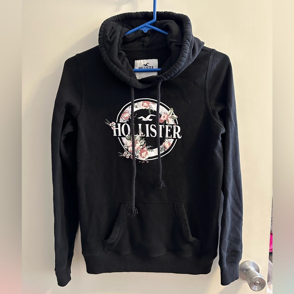 Hollister Women Hoodie Size small